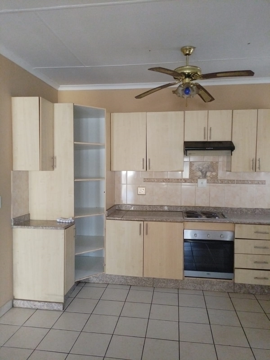 To Let 3 Bedroom Property for Rent in Waterval East North West